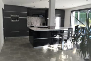 Cuisine sur mesure avec ilot central