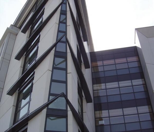 Châssis en Aluminium avec mur rideau : Réalisation de la menuiserie ... Châssis en Aluminium avec mur rideau : Réalisation de la menuiserie ...