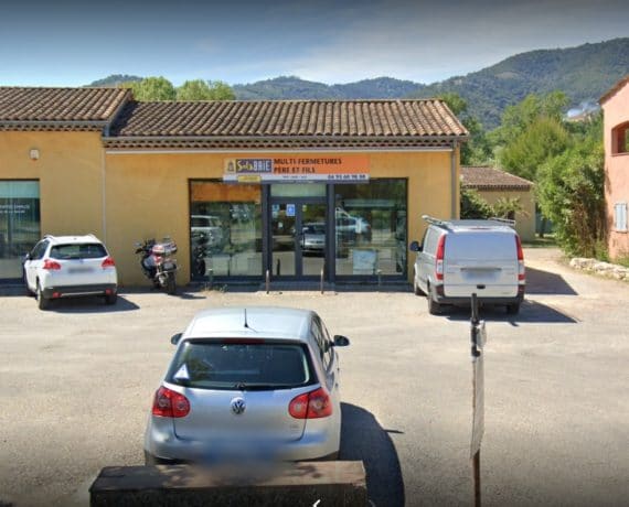 magasin de votre installateur de fenêtres, portes et volets Solabaie à Pégomas 06