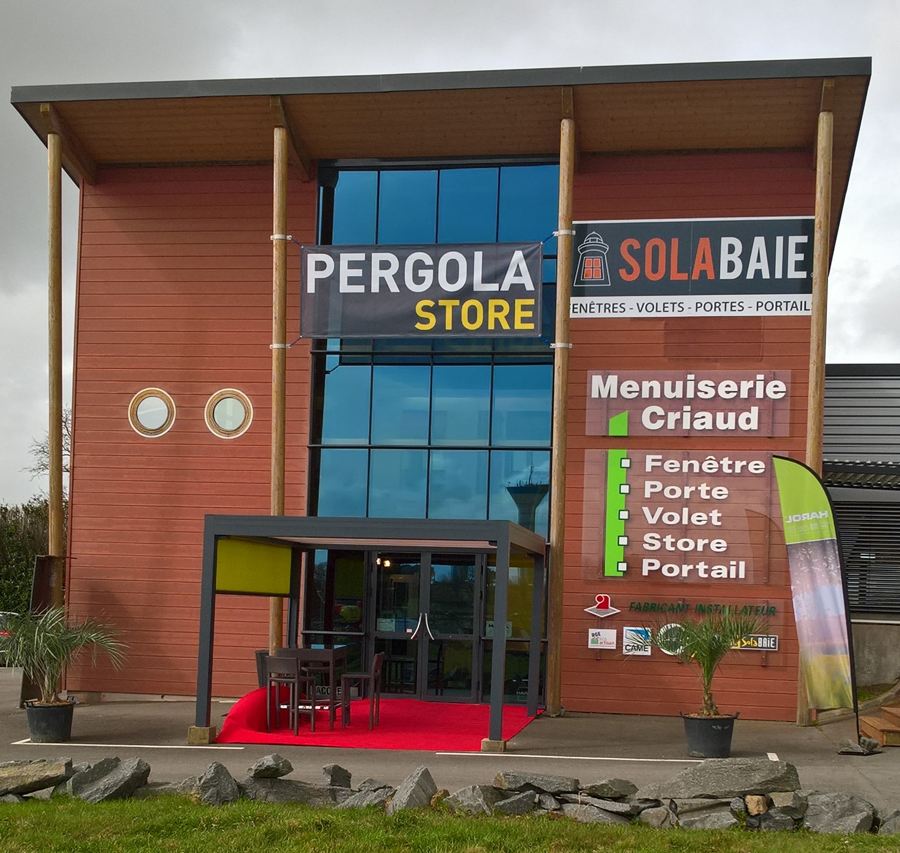 Devanture de votre installateur Solabaie Menuiserie Criaud