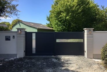 Le portail aluminium Mélisse, posé par votre Menuiserie Pelluau