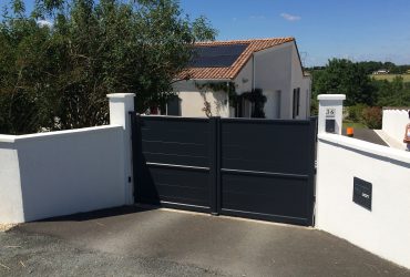 Portail aluminium Sterne posé par votre installateur Solabaie Niort