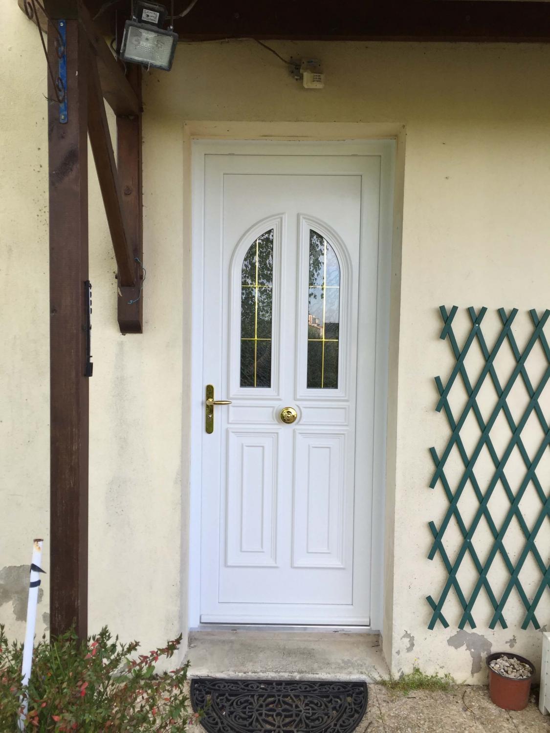 pose porte entrée pvc - montage d'une porte d'entrée