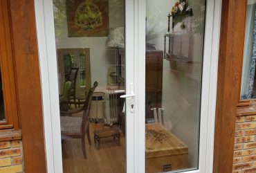 Porte-fenêtre Composium® blanche posée par votre installateur Solabaie D'Eco Ouest à Versailles