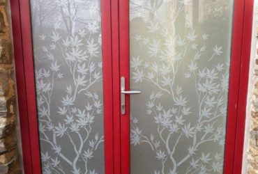 Porte au tiercé vitrée modèle WOOD rouge
