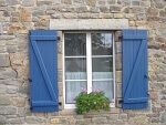 Volets battants bleus en Z - Solabaie Cancale