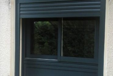 Fenêtre en aluminium bicolore gris anthracite à AUSSILLON