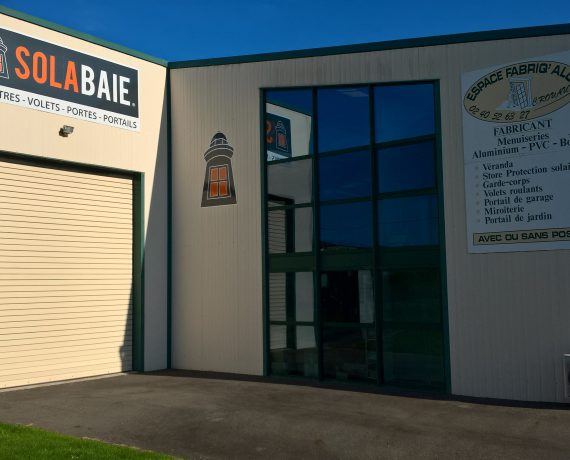 Espace Fabriq'Alu, pour l'installation de vos portes, fenêtres et volets Solabaie à Carquefou