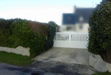 installation d'un portail pvc cuba par solabaie à plouguerneau dans le finistere