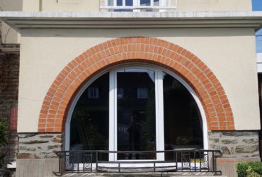Rénovation des ouvertures extérieures par des menuiseries PVC Composium par la menuiserie Asselin (50)