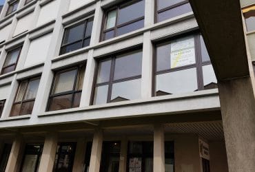 Chantier sur un bâtiment publique de rénovation des menuiseries par Solabaie Le Havre