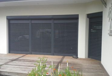 Volets roulants à lames orientables et à coffre extérieur posés par votre menuisier AMF à Libourne
