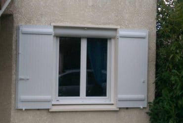 Réalisations de Solabaie Saint-Ouen-l'Aumône : Fenêtre PVC blanche à volet roulant solaire