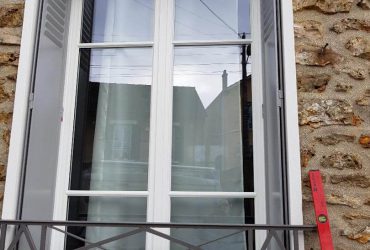 Réalisations de Solabaie Saint-Ouen-l'Aumône : Fenêtres bois blanches à petits bois