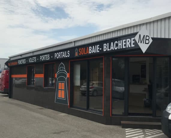 Magasin de menuiseries Solabaie Blachère