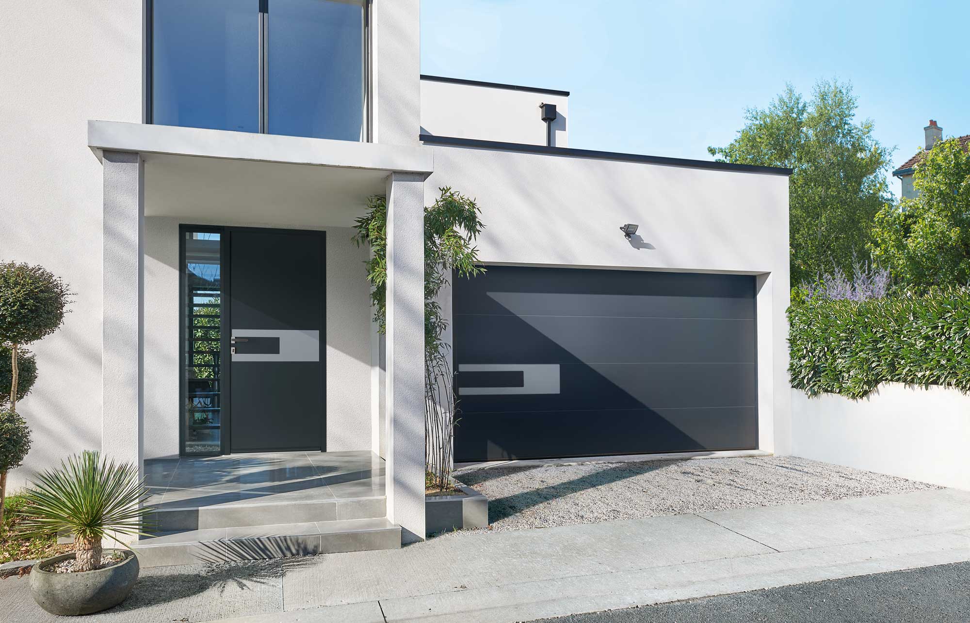 Porte de garage sectionnelle sur mesure  Solabaie