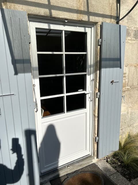 Réalisation d’un chantier de menuiseries COMPOSIUM sur le secteur de Tonnay Charente(17)