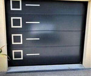 installation-dune-porte-de-garage-300x277