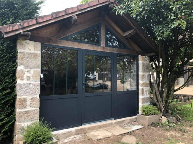 Rénovation d’un four à pain, menuiserie aluminium cosmos